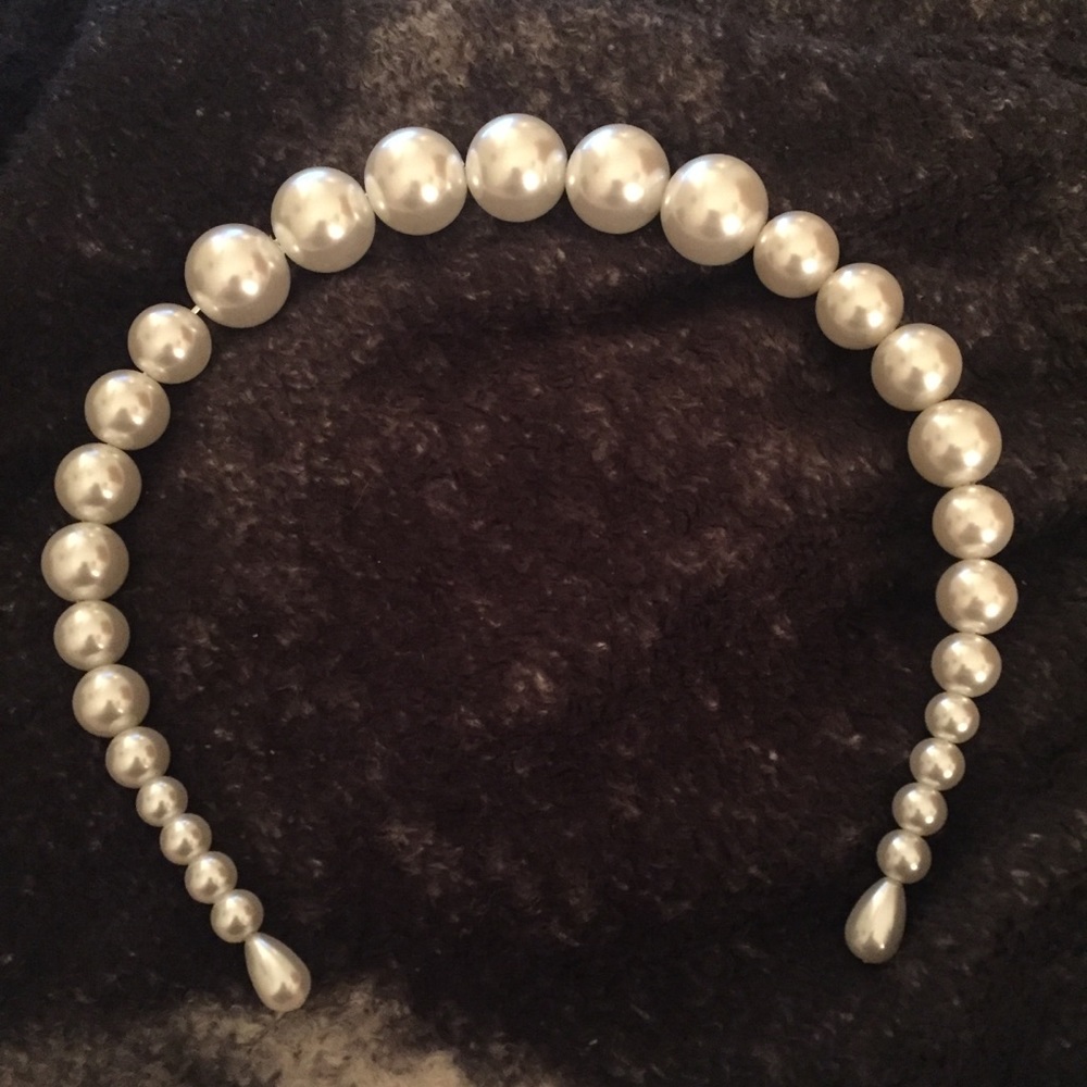 NWOT Faux pearl headband